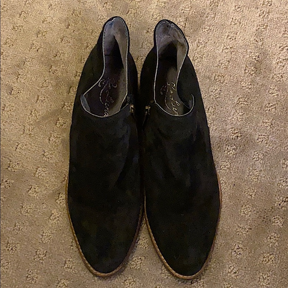 Seychelles Liendo black suede bootie size 7